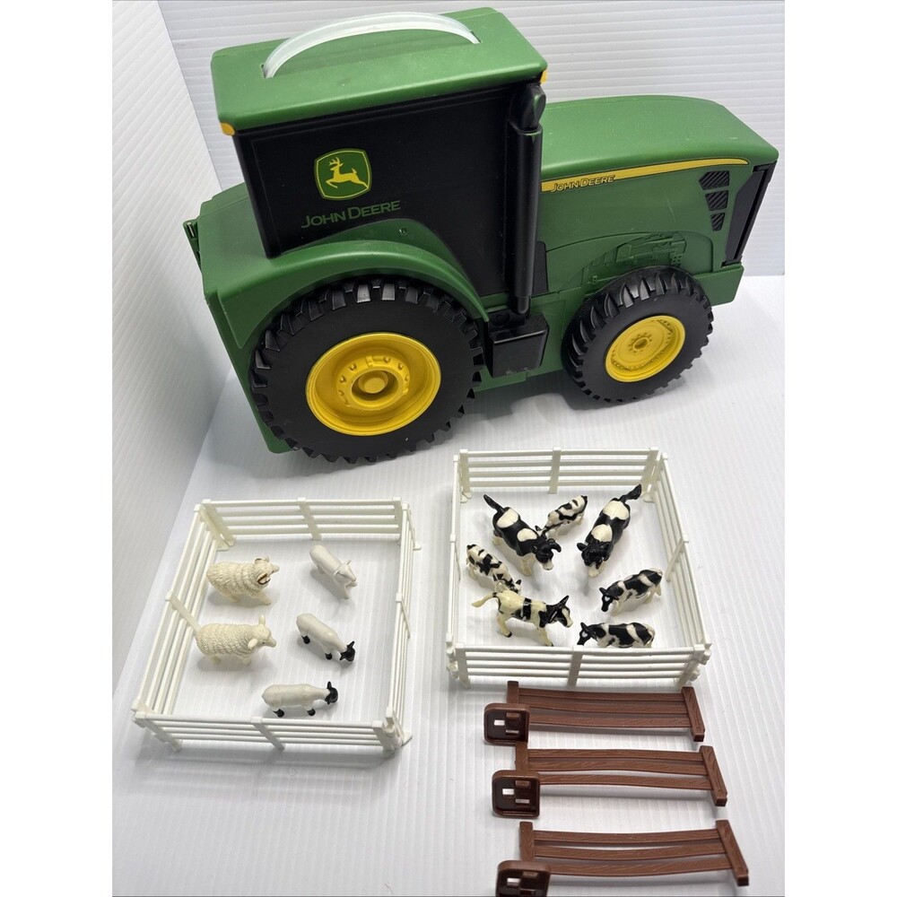 ERTL JOHN DEERE Tractor Case with Farm Animals And Fence Incomplete (Bx X)